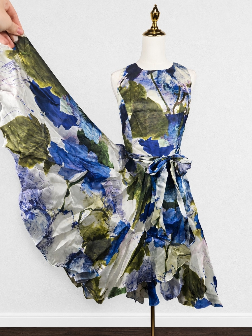 Carmen Marc Valvo 100% Silk Watercolor Floral Handkerchief Hem Midi Dress 8